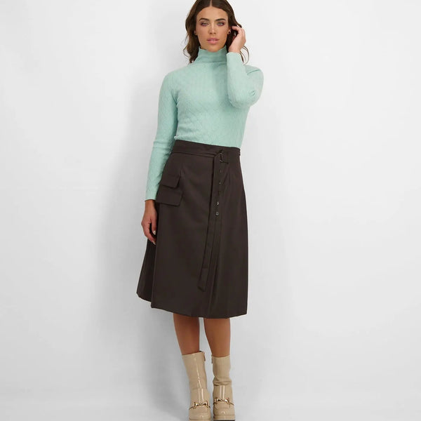 SAIA MIDI COM DETALHE DE BOTÃO E CINTO