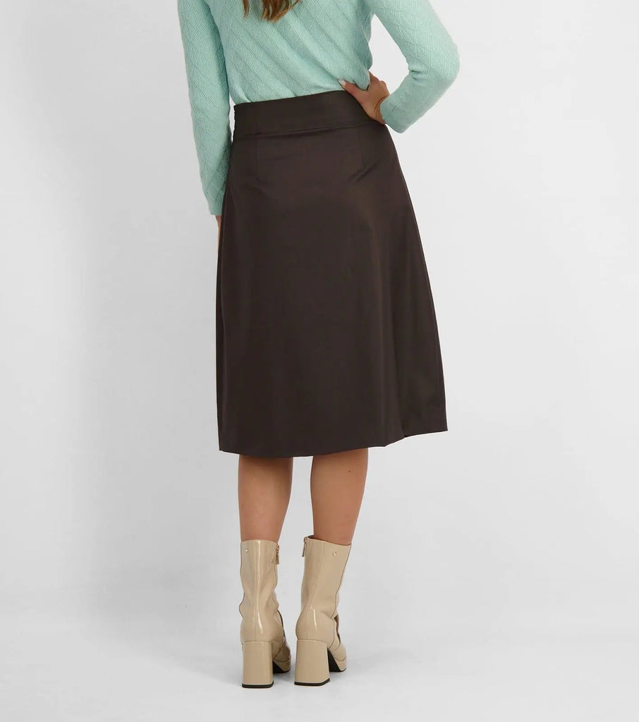 SAIA MIDI COM DETALHE DE BOTÃO E CINTO